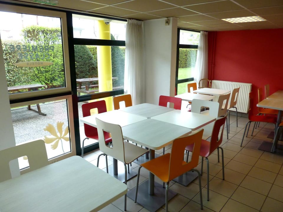 Hotel Premiere Classe Strasbourg Ouest - Zenith Hotel in Eckbolsheim