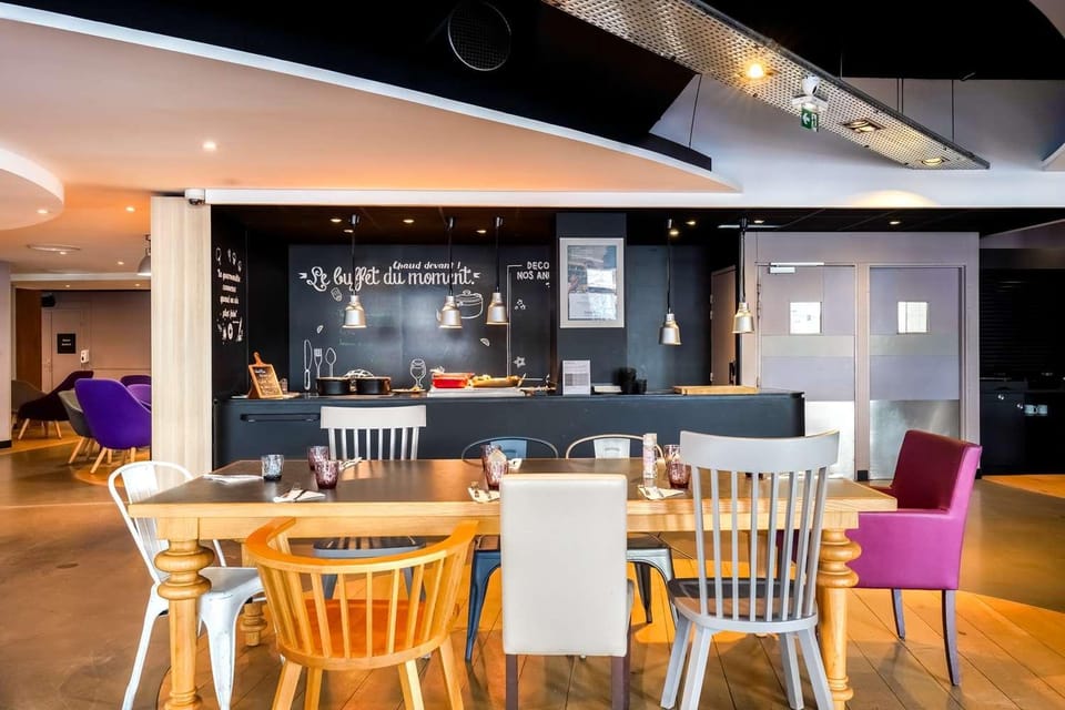 Kyriad ECO - Suresnes - La Défense Hotel in Suresnes