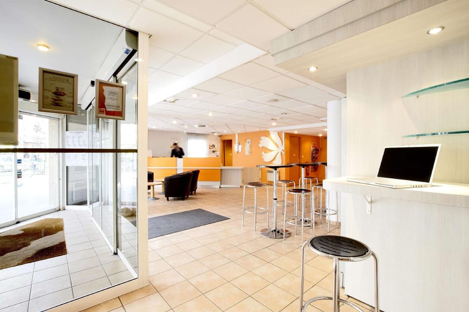 Kyriad ECO - Suresnes - La Défense Hotel in Suresnes