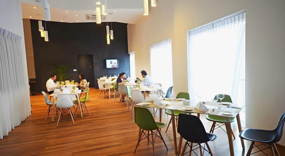 Ocean Edge Suites & Hotel Colombo Hotel in Colombo