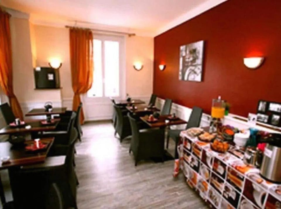 Hotel Le Home Saint Louis Hotel in Versailles