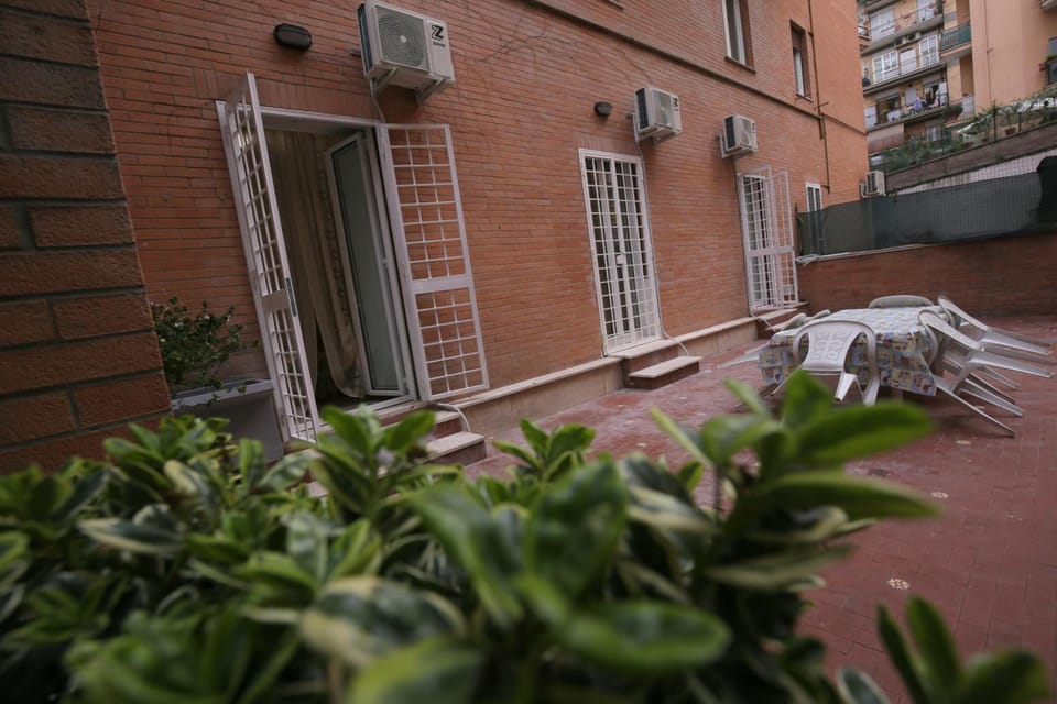 Rooms Monteverde Hotel in Rome