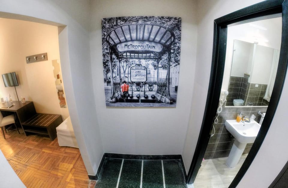 VITTORIA ROOMS GuestHouse - the Original since 2015 Hotel in Genoa