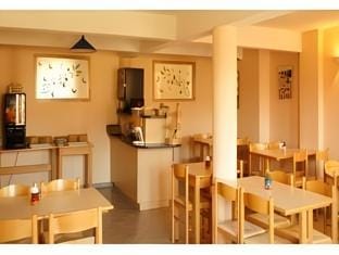 Coffee shop
