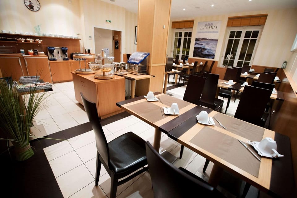Comfort Hotel Dinard Balmoral Hotel in Dinard