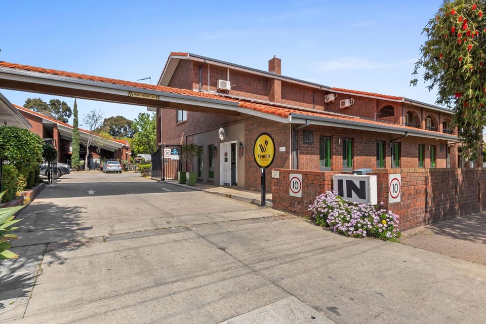 Comfort Inn & Suites Sombrero Hotel in Adelaide