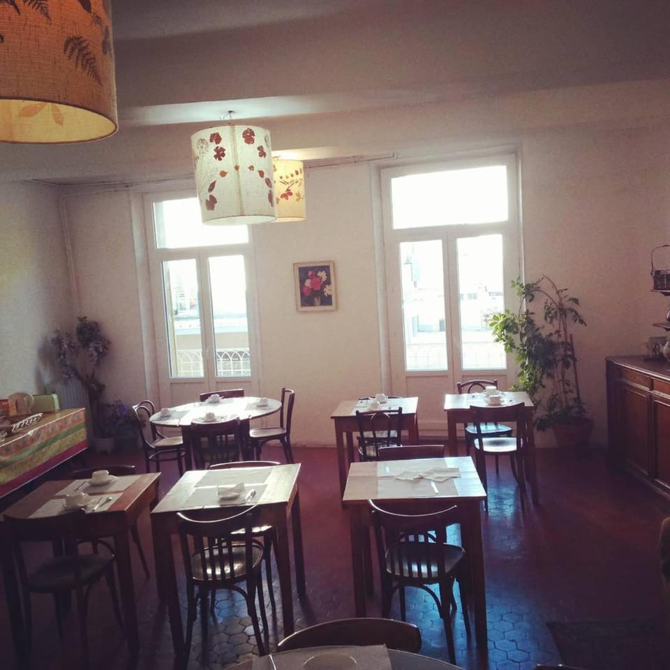 Hotel Du Cours Hotel in Pertuis