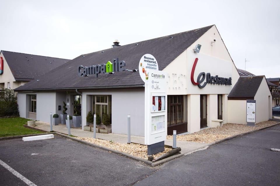 Campanile Senlis Hotel in Île-de-France
