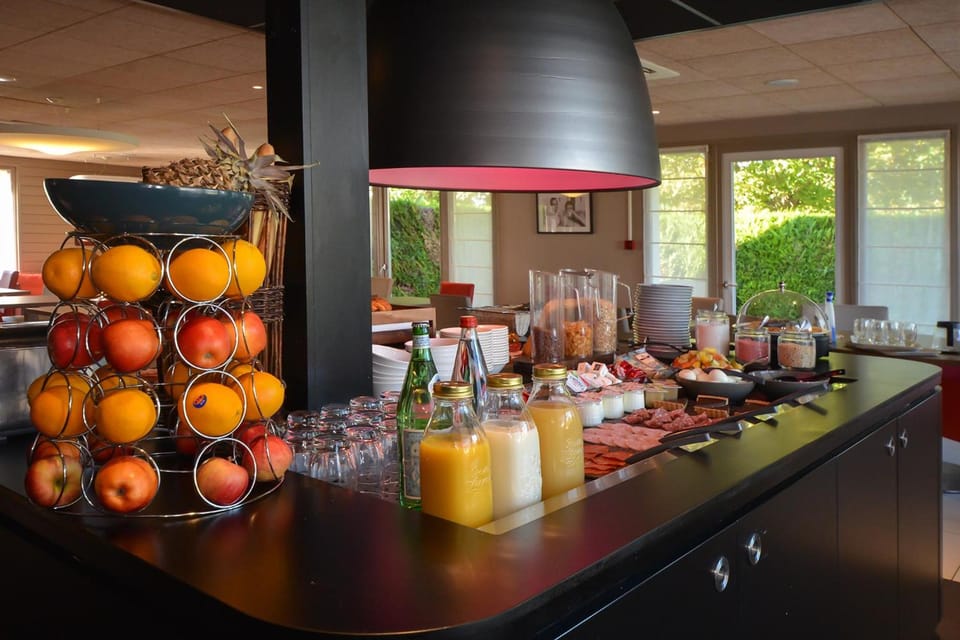 Campanile Reims Ouest - Tinqueux Hotel in Grand Est