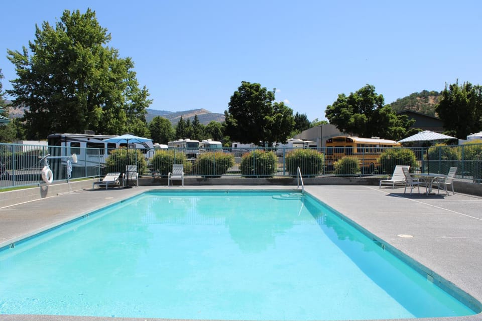 Americas Best Value Inn Phoenix Medford Motel in Phoenix