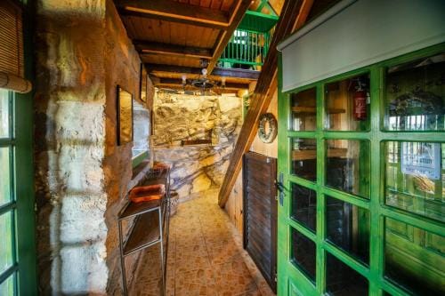 Brvnara Orlovo Gnezdo Lodge in Serbia