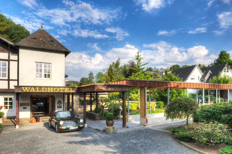 Romantik Waldhotel Mangold Hotel in Bergisch Gladbach