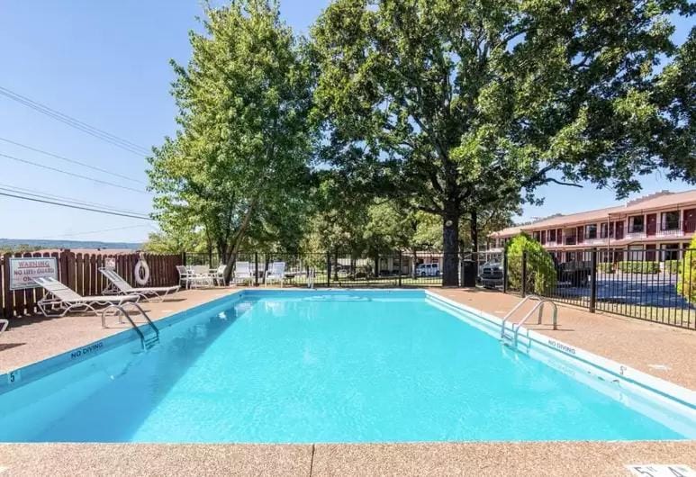 The Parkwood Inn & Suites Hotel in Mountain View