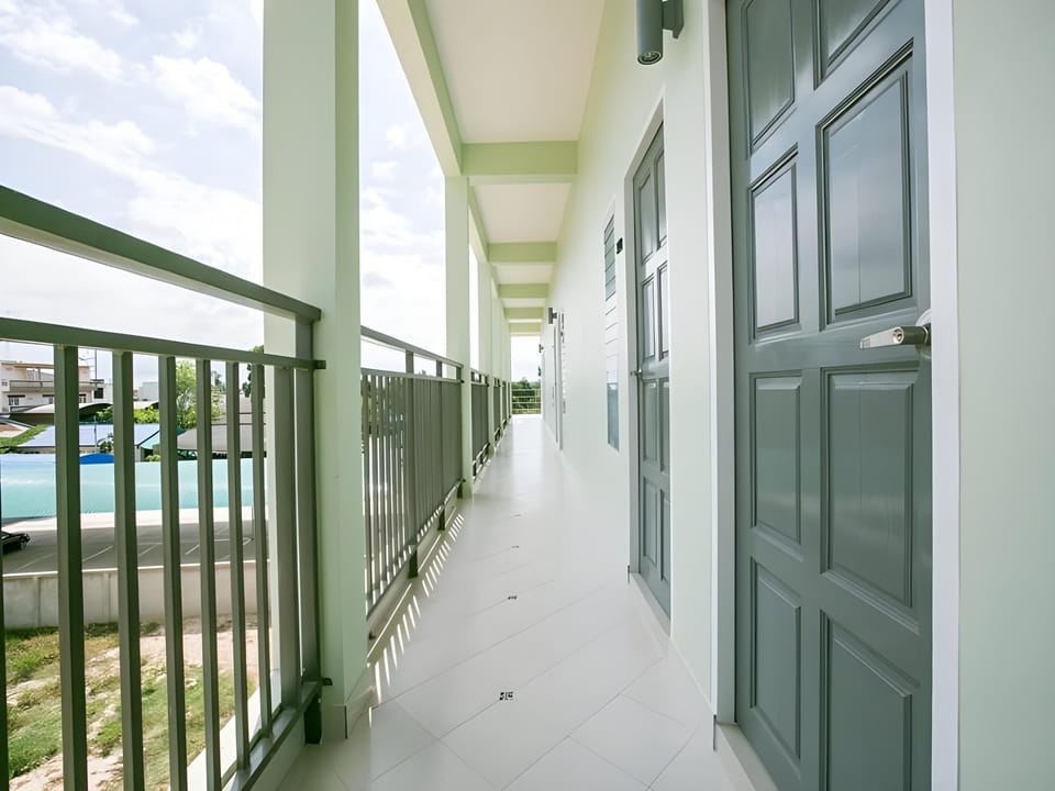 J-House Phetchaburi  Apartment hotel in Thailand