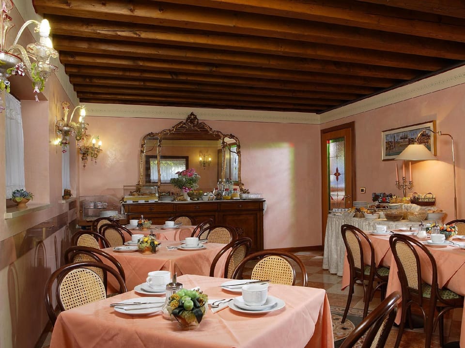 Hotel Antico Moro Hotel in Venice