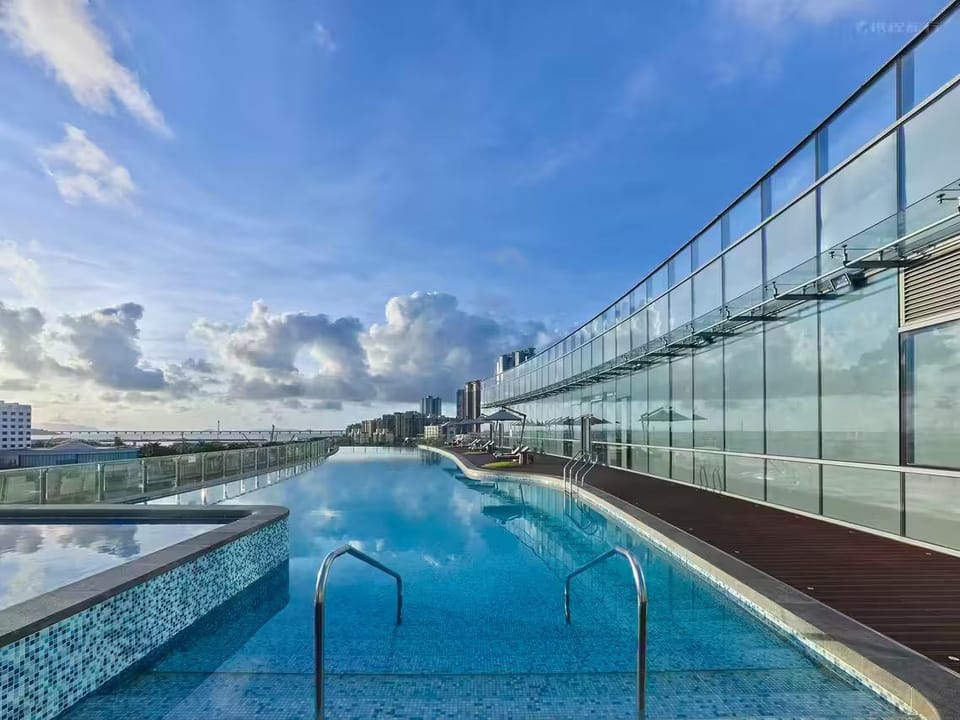 Zhuhai Holiday Resort Hotel Inn in Guangdong