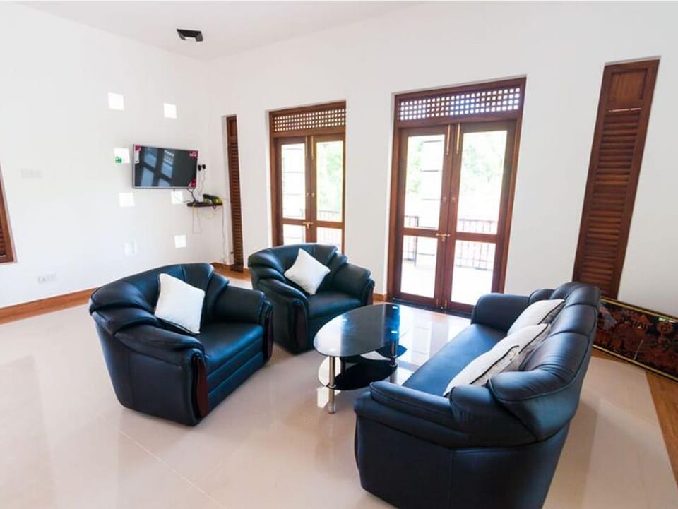 Minuri Villa Hotel in Hikkaduwa
