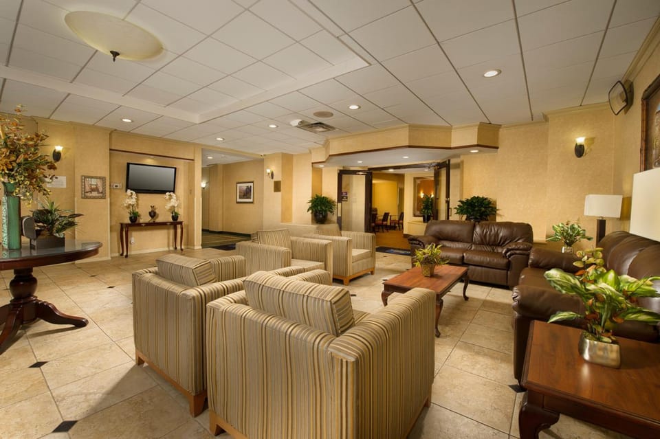 Quality Inn Windsor Mill - Baltimore Hotel in Woodlawn