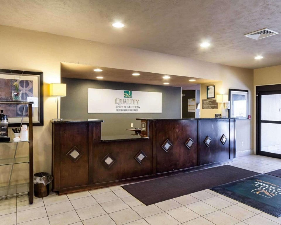 Quality Inn & Suites Oakwood Village - Cleveland South Hotel in Ohio