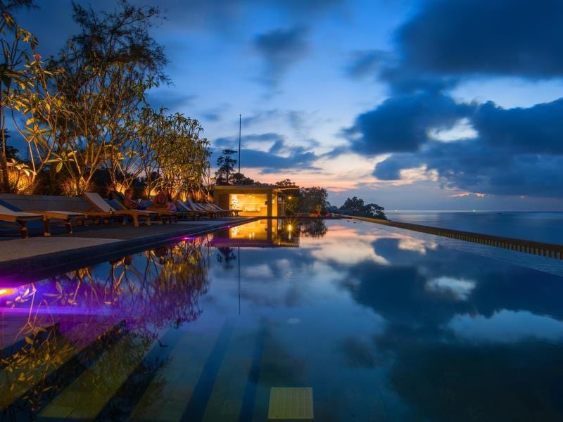 Swimming pool