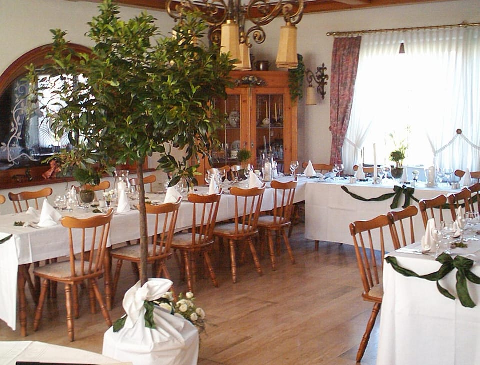 Landhotel Sonneneck - Breuna im Naturpark Hotel in Hesse