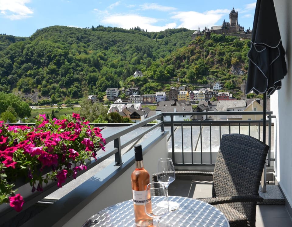 Flair Hotel am Rosenhugel - Garni Hotel in Cochem-Zell