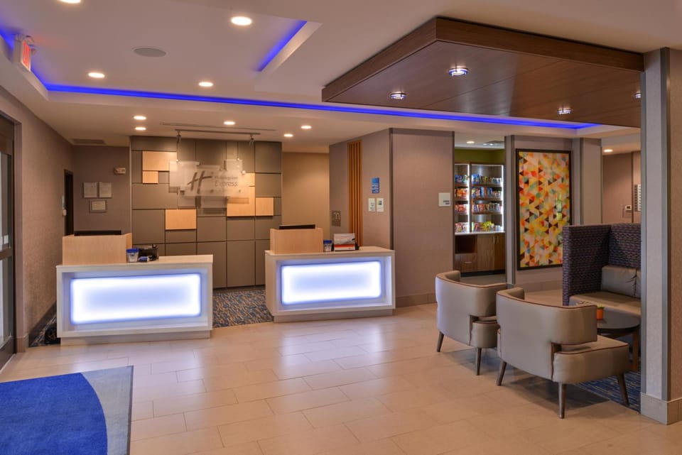 Holiday Inn Express & Suites Bryant West By IHG Hotel in Bryant