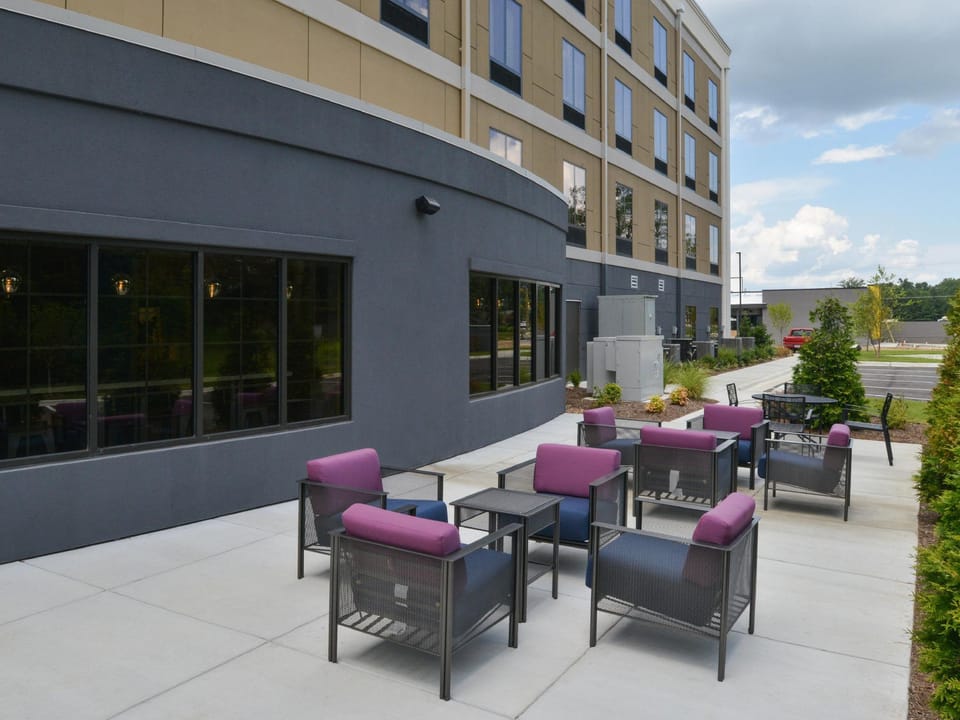 Holiday Inn Express & Suites Bryant West By IHG Hotel in Bryant