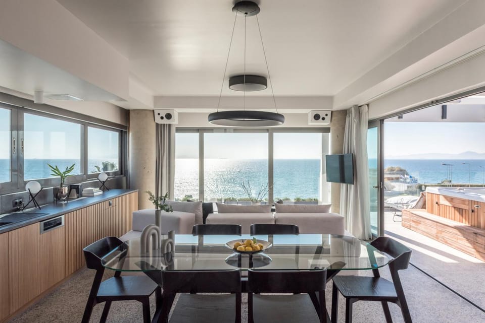 Urban Suites Hotel in Alimos