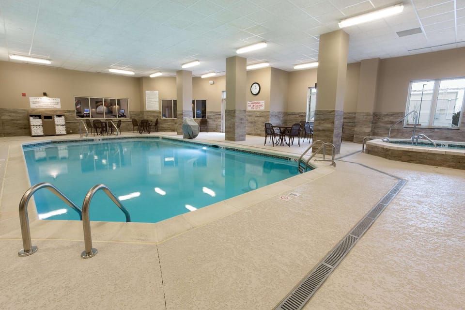 Drury Inn & Suites Louisville North Hotel in Louisville