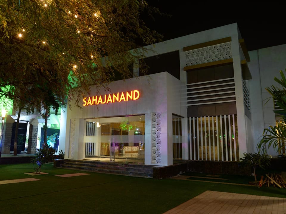 Swaminarayan Residency Hotel in Maharashtra