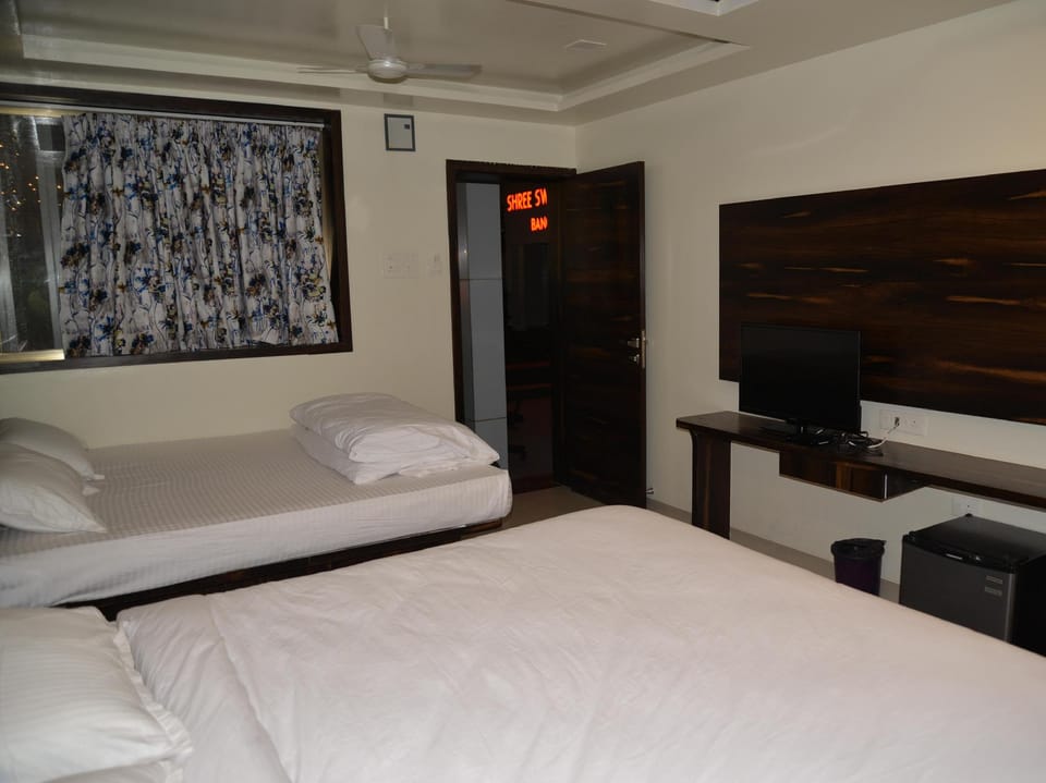 Swaminarayan Residency Hotel in Maharashtra