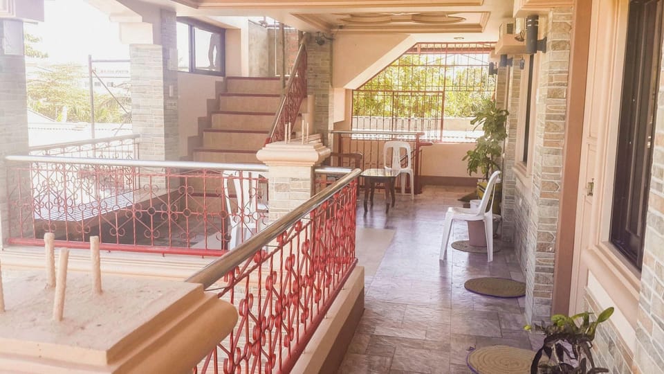 Eden Travellers Lodge Lodge in Puerto Princesa