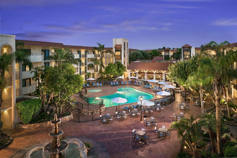 Embassy Suites by Hilton Scottsdale Resort Hotel in Paradise Valley