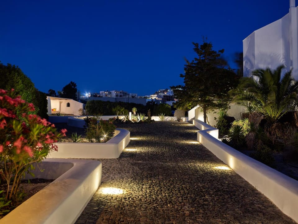 Sky Levels Villa Hotel in Santorini