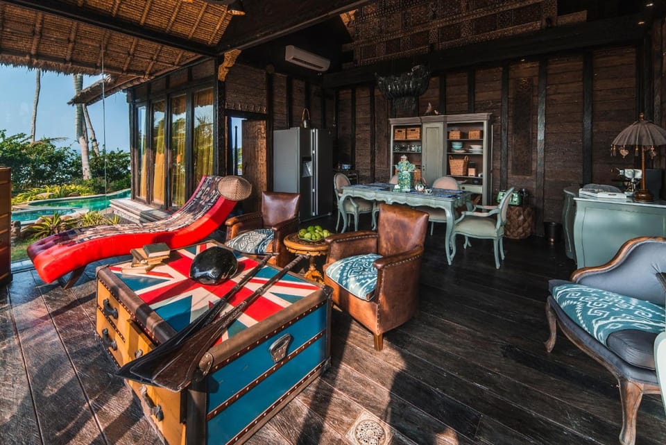 Absolute Beachfront Romantic Villa Laut Resort in Kerambitan