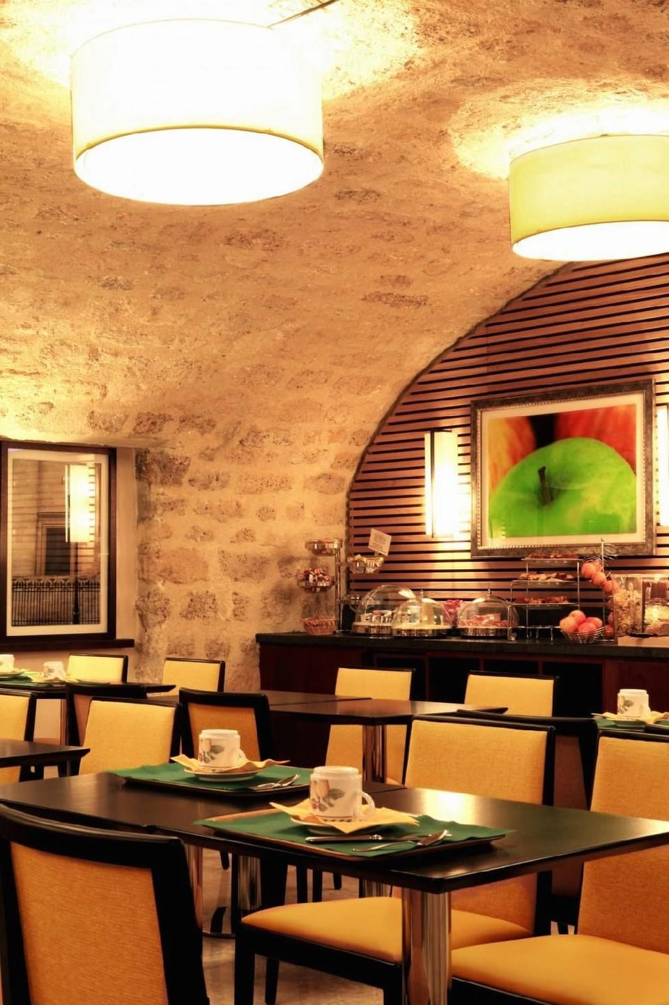 Folkestone Opera Hotel in Paris