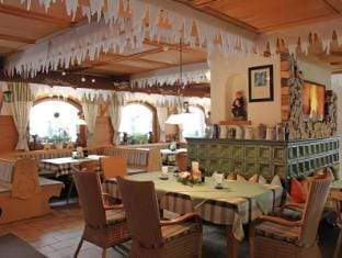 Sascha's Kachelofen Hotel in Oberstdorf