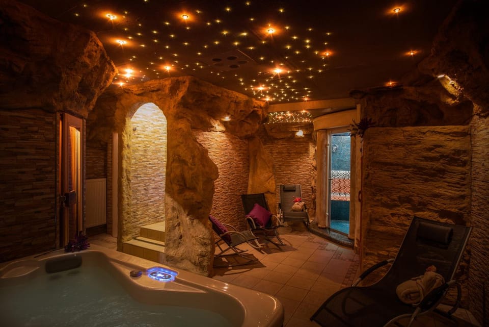 Hot tub