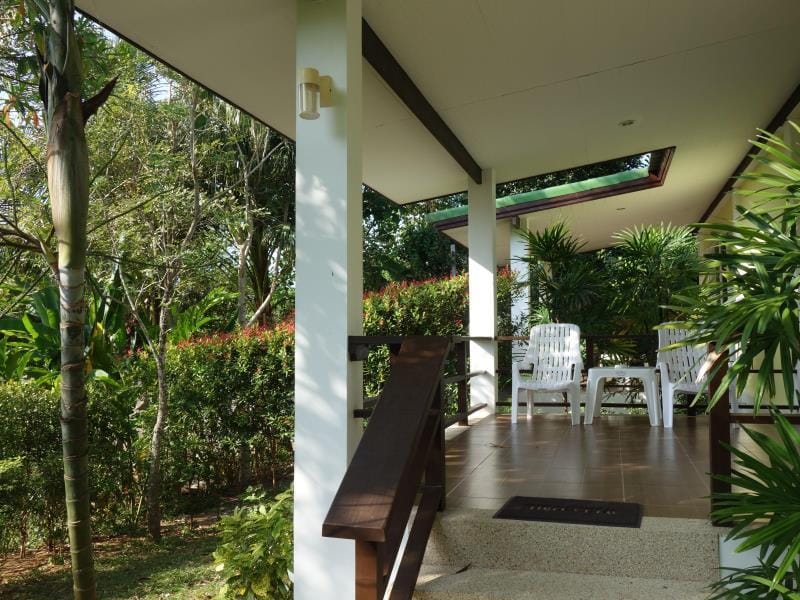 Khaolak Hillside Villa Apartment hotel in Khuekkhak