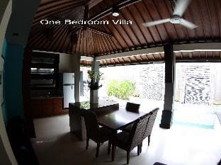 Villa Dsuite Hotel in Kuta