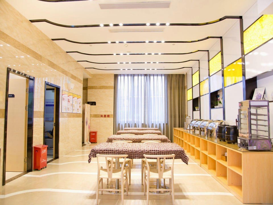Lavande Hotel Shenzhen University City Subway Station Branch Hotel in Shenzhen