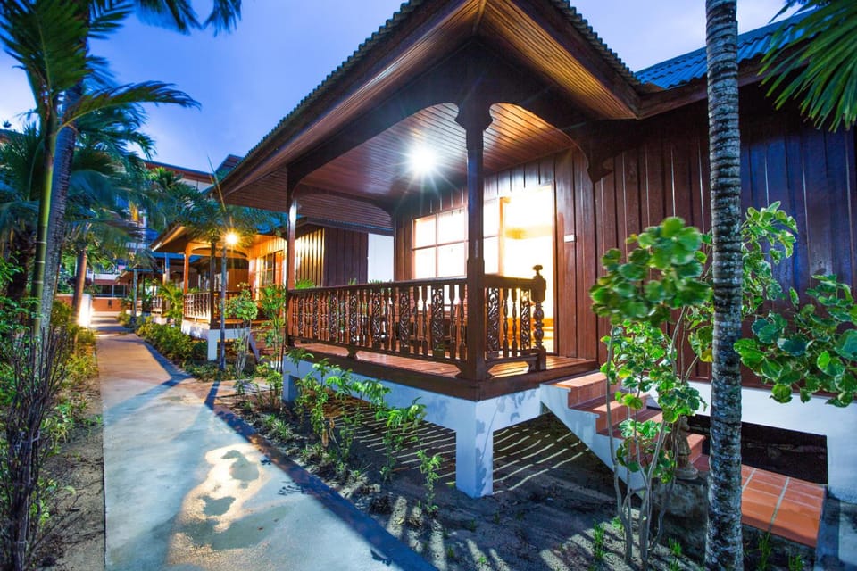 Lamai Coconut Beach Resort Hotel in Ko Samui