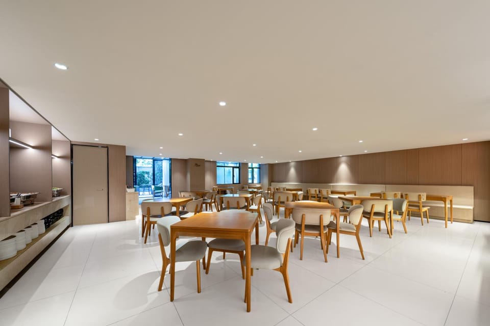 JI Hotel Shanghai Hongqiao Hub Songhong Road Metro Station Hotel in Shanghai