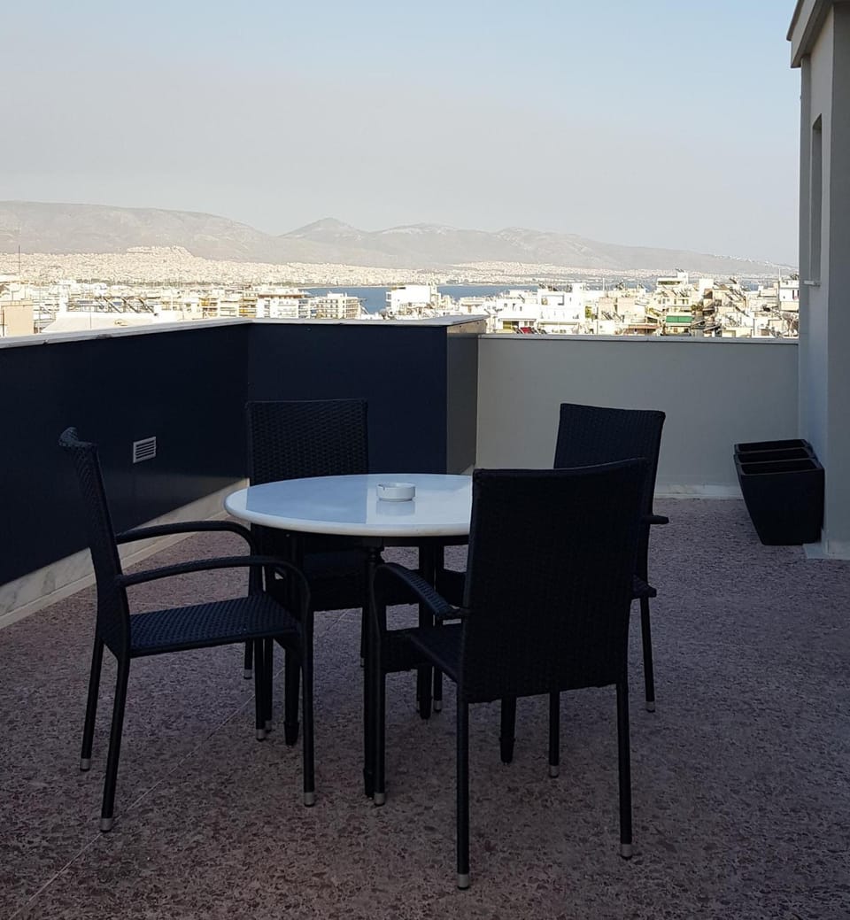 Savoy Hotel Hotel in Pireas