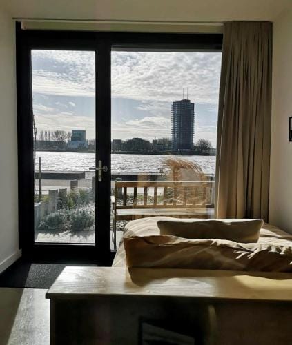 B&B Maasview Hotel in Rotterdam