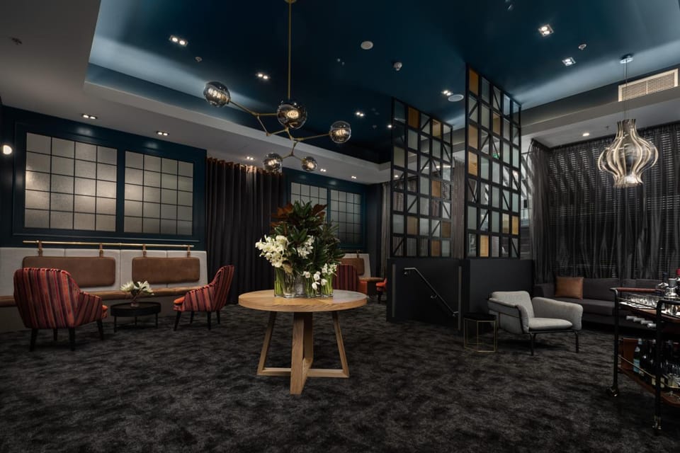 Shared lounge/TV area