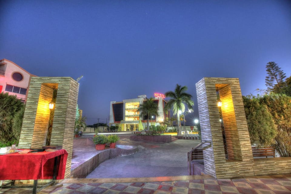 HOTEL KESHWARAS RESIDENCY Hotel in Gujarat