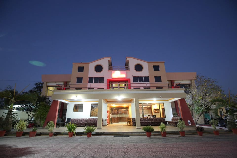 HOTEL KESHWARAS RESIDENCY Hotel in Gujarat