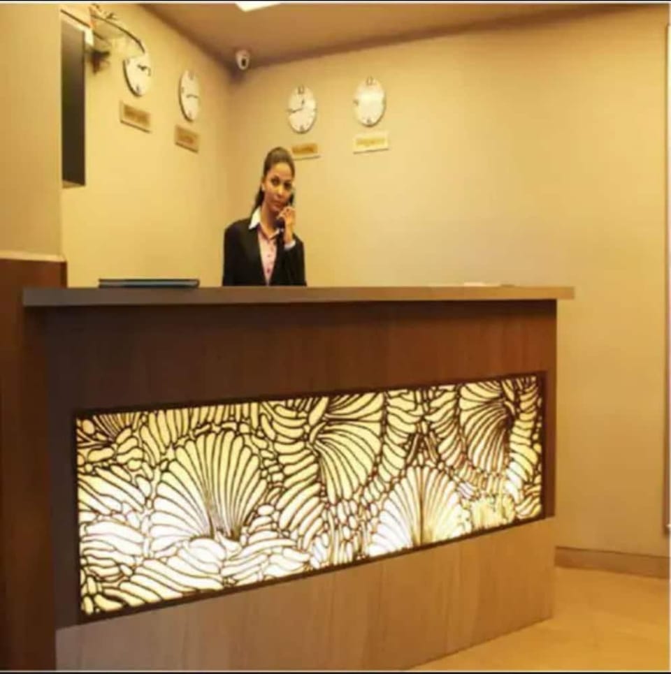 Sai Palace Grand Malad Hotel in Mumbai